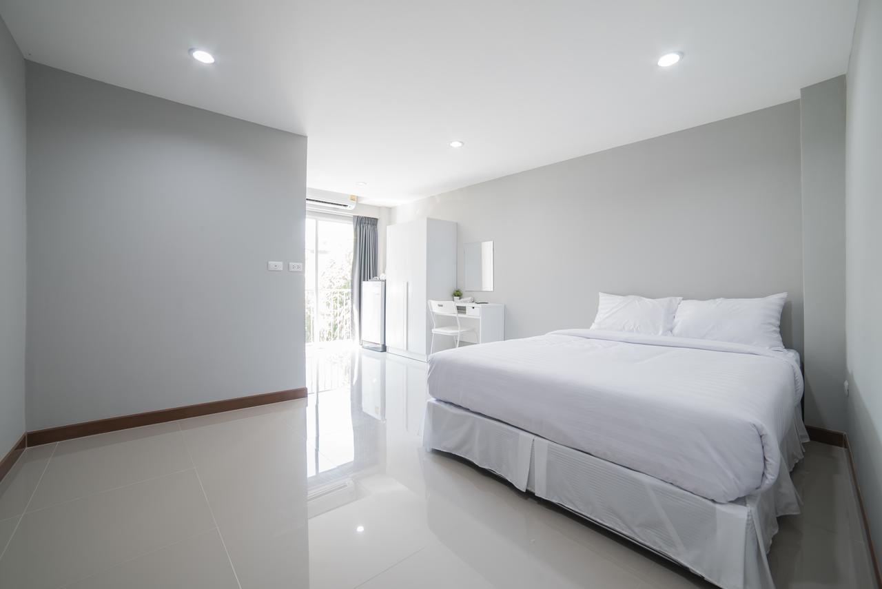 S44Room Bangkok Bagian luar foto