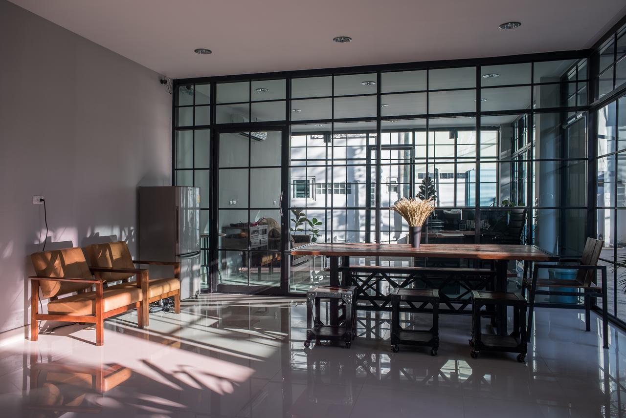 S44Room Bangkok Bagian luar foto